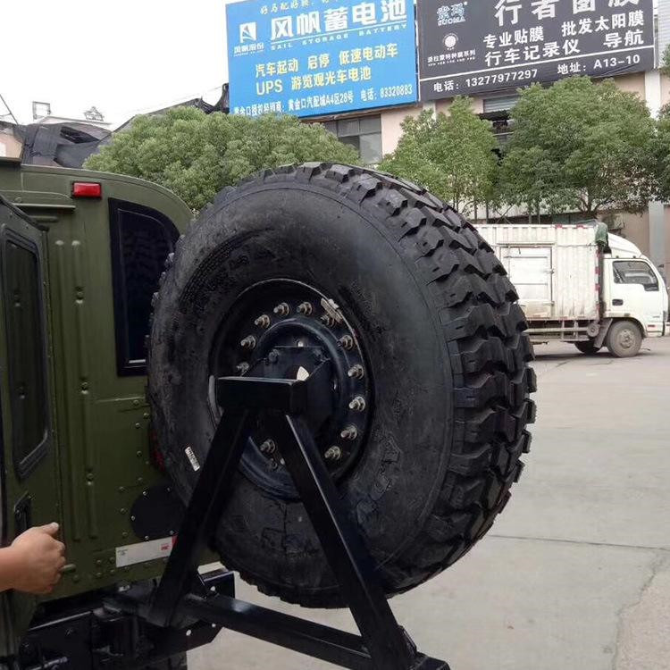 Military tyres